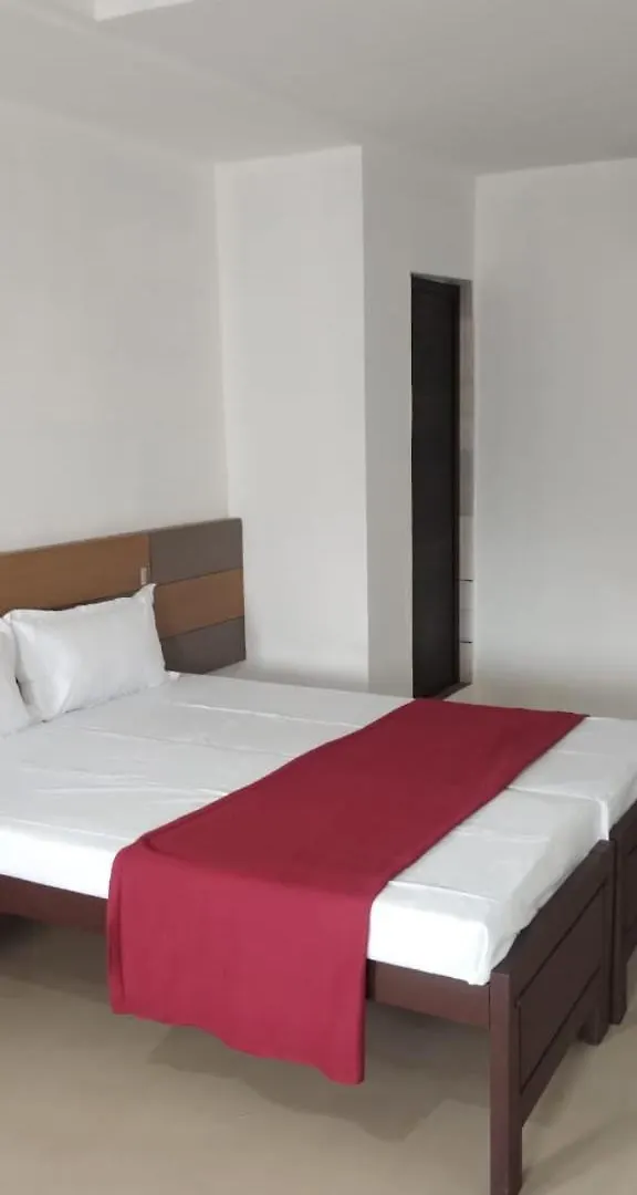 Guest house Almas Lodging Hotel Nadapuram India