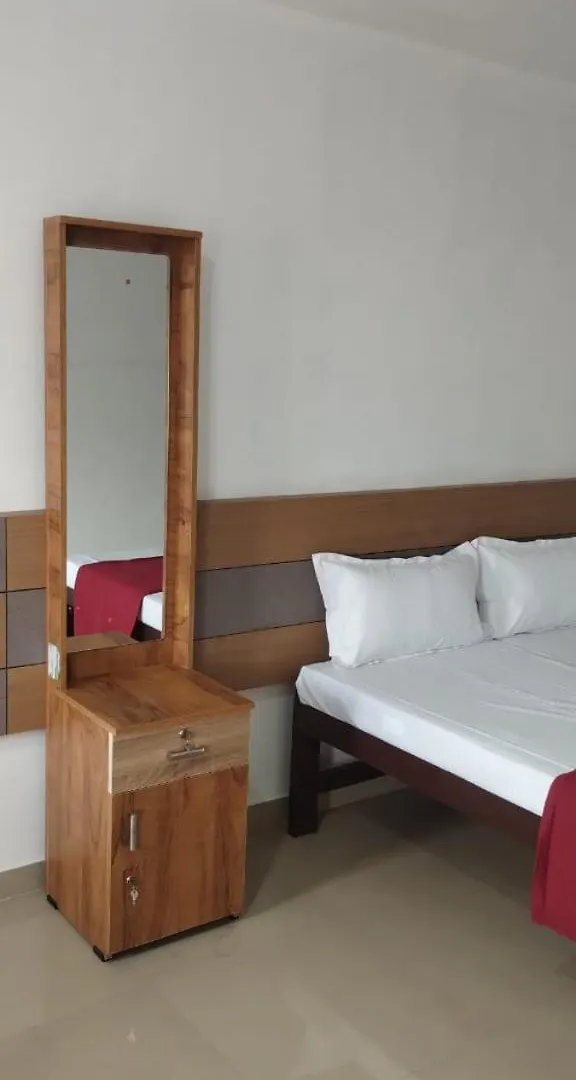 Almas Lodging Hotel Nadapuram